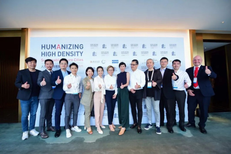 ΰ��վ�����������������������һ�����߲�ͷ��ʢ��